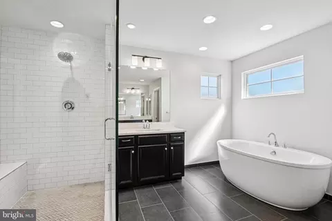 Bath - 6201 Savannah Dr, Brandywine, MD 20613 photo 2 of 2