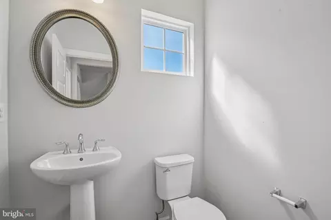 Entry Way - 6201 Savannah Dr, Brandywine, MD 20613 photo 3 of 4