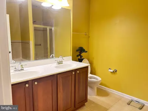 Bath - 2001 Connor Ct #704D, Bowie, MD 20721 photo 2 of 6