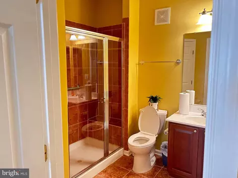 Bath - 2001 Connor Ct #704D, Bowie, MD 20721 photo 1 of 6