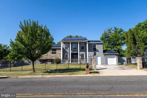 12111 Windbrook Dr, Clinton, MD 20735