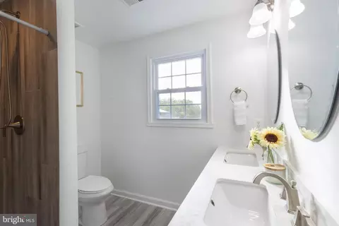Bath - 12111 Windbrook Dr, Clinton, MD 20735 photo 1 of 5