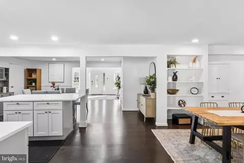 Entry Way - 12111 Windbrook Dr, Clinton, MD 20735 photo 5 of 8