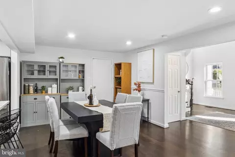 Entry Way - 12111 Windbrook Dr, Clinton, MD 20735 photo 3 of 8