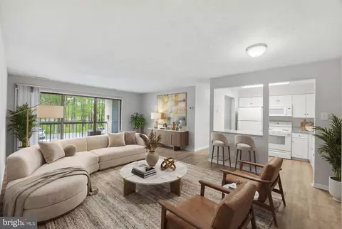 10114 Campus Way S #201-8C, Marlboro, MD 20774