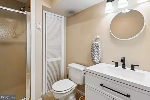 Bath - 16104 Arrowroot Ct, Bowie, MD 20716 photo 3 of 4