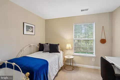 Bedroom - 16104 Arrowroot Ct, Bowie, MD 20716 photo 3 of 8