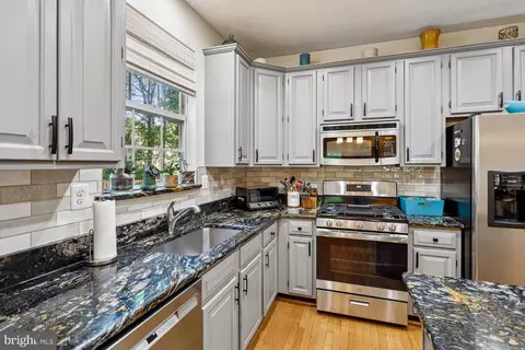 Kitchen - 16104 Arrowroot Ct, Bowie, MD 20716 photo 2 of 2