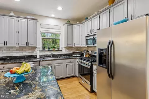 Kitchen - 16104 Arrowroot Ct, Bowie, MD 20716 photo 1 of 2