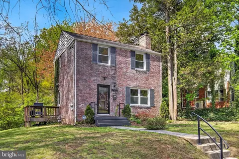 7500 16th Ave, Takoma Park, MD 20912