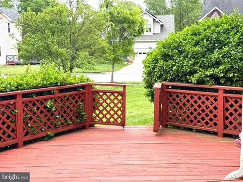 Exterior - 9348 Creekview Dr, Laurel, MD 20708 photo 3 of 5