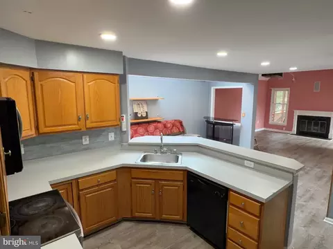 Kitchen - 9348 Creekview Dr, Laurel, MD 20708 photo 3 of 5