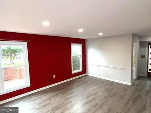 Living - 9348 Creekview Dr, Laurel, MD 20708 photo 16 of 37