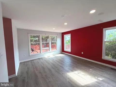 Living - 9348 Creekview Dr, Laurel, MD 20708 photo 2 of 11