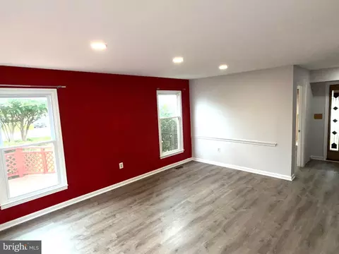 Living - 9348 Creekview Dr, Laurel, MD 20708 photo 17 of 37