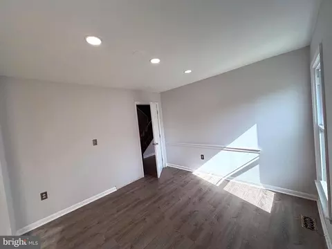 Living - 9348 Creekview Dr, Laurel, MD 20708 photo 8 of 11