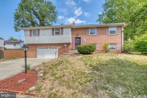 4 Thurston Dr, Marlboro, MD 20774