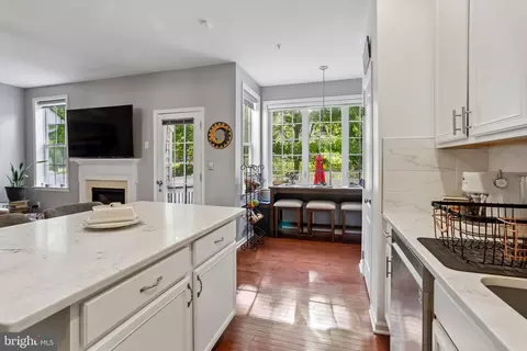 Entry Way - 4028 Ranch Rd, Marlboro, MD 20772 photo 2 of 5