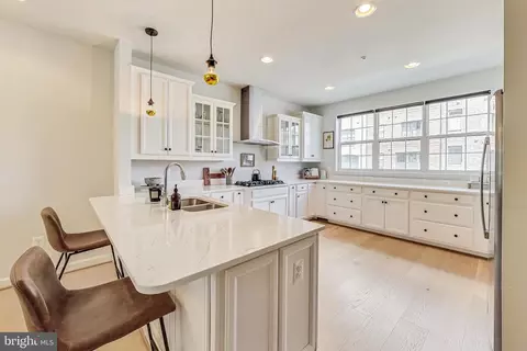 509 Triggerfish Dr, National Harbor, MD 20745