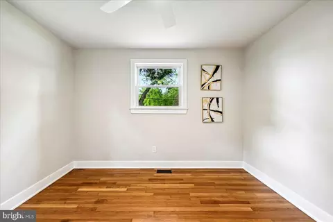 Bedroom - 6904 Friendship Rd, Clinton, MD 20735 photo 4 of 5