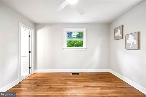 Bedroom - 6904 Friendship Rd, Clinton, MD 20735 photo 2 of 5