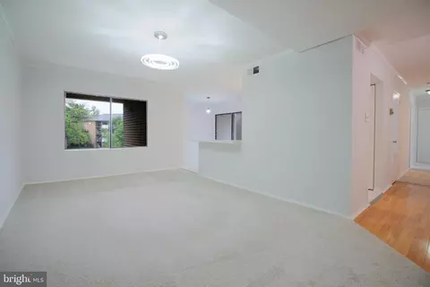 11210 Cherry Hill Rd #116, Beltsville, MD 20705