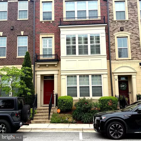 703 Quayside Ct #95, Oxon Hill, MD 20745