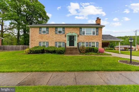 7708 Gambier Dr, Marlboro, MD 20772
