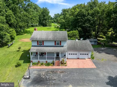 10407 Lynn Ric Dr, Marlboro, MD 20772