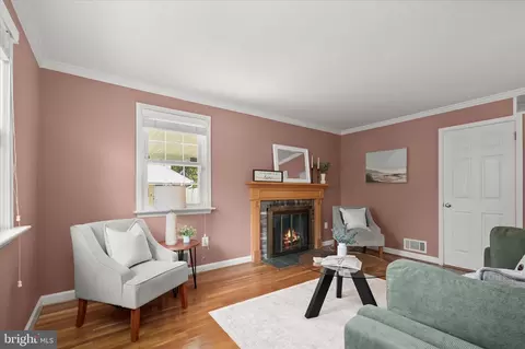 Living - 16105 Kent Rd, Laurel, MD 20707 photo 8 of 9