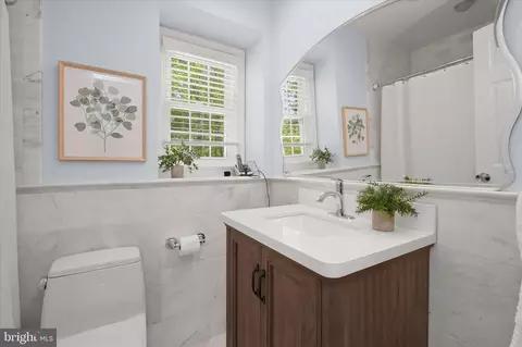 Bath - 16105 Kent Rd, Laurel, MD 20707 photo 2 of 3