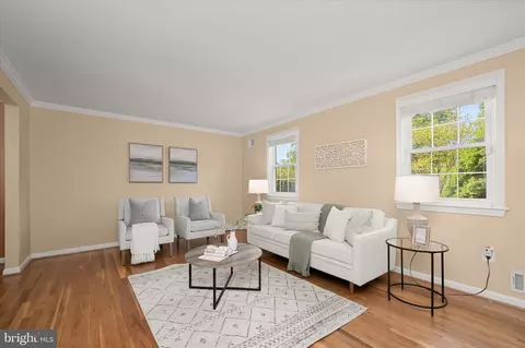 Living - 16105 Kent Rd, Laurel, MD 20707 photo 2 of 9