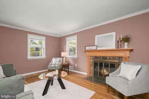 Living - 16105 Kent Rd, Laurel, MD 20707 photo 6 of 9