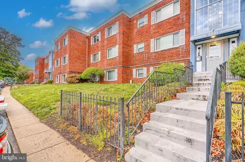 3821 Hamilton St #A-301, Hyattsville, MD 20781