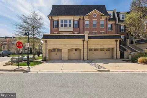 615 River Mist Dr, Oxon Hill, MD 20745