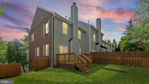 13818 Gullivers Trl, Bowie, MD 20720