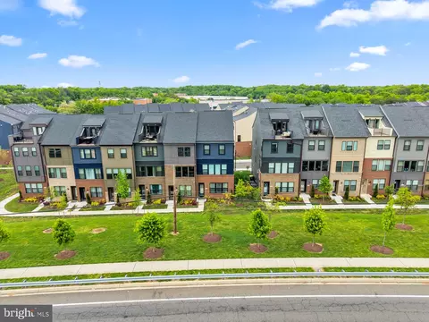 View/Area - 4833 Vista Glen Ln, Lanham, MD 20706 photo 3 of 8
