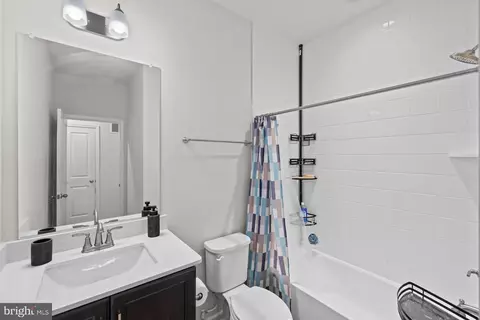 Bath - 4833 Vista Glen Ln, Lanham, MD 20706 photo 3 of 3