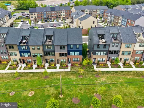 View/Area - 4833 Vista Glen Ln, Lanham, MD 20706 photo 2 of 8