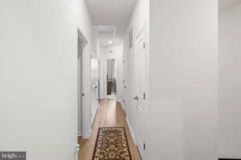 Entry Way - 4833 Vista Glen Ln, Lanham, MD 20706 photo 10 of 11