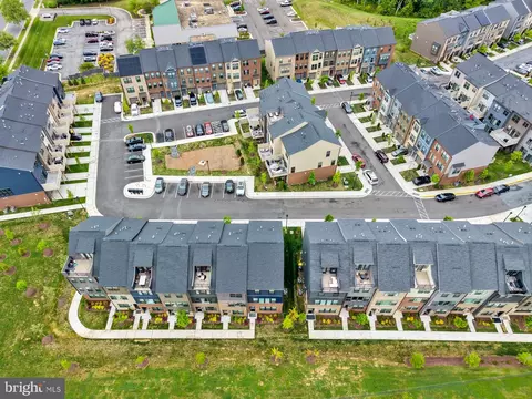 View/Area - 4833 Vista Glen Ln, Lanham, MD 20706 photo 6 of 8