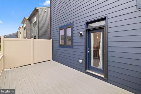 Exterior - 4833 Vista Glen Ln, Lanham, MD 20706 photo 4 of 4