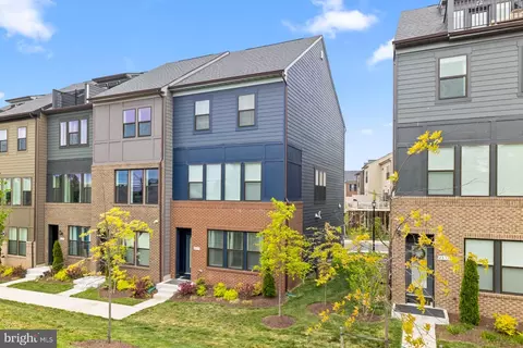 4833 Vista Glen Ln, Lanham, MD 20706