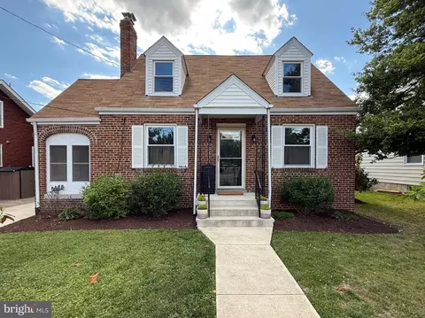 4014 32nd St, Mount Rainier, MD 20712