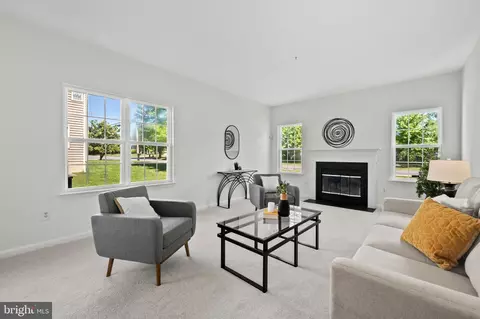 Living - 15518 Casulas Way, Laurel, MD 20707 photo 5 of 6