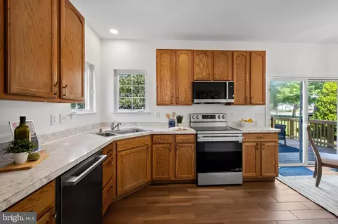 Kitchen - 15518 Casulas Way, Laurel, MD 20707 photo 2 of 3