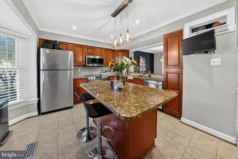 Kitchen - 14203 14203 Oakpointe Dr, Laurel, MD 20707 photo 3 of 3