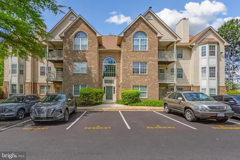 9700 Lake Pointe Ct #202, Marlboro, MD 20774