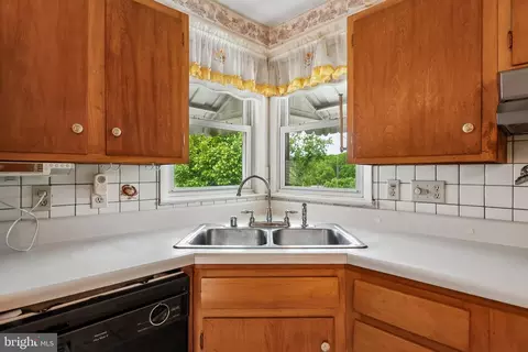 Kitchen - 7302 Powhatan St, Lanham, MD 20706 photo 3 of 4