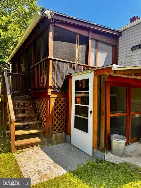 Exterior - 7302 Powhatan St, Lanham, MD 20706 photo 10 of 15